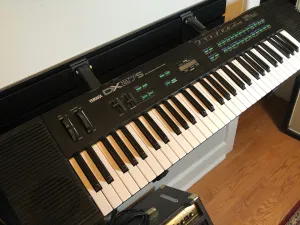 Yamaha DX27S FM Synth Keyboard Used